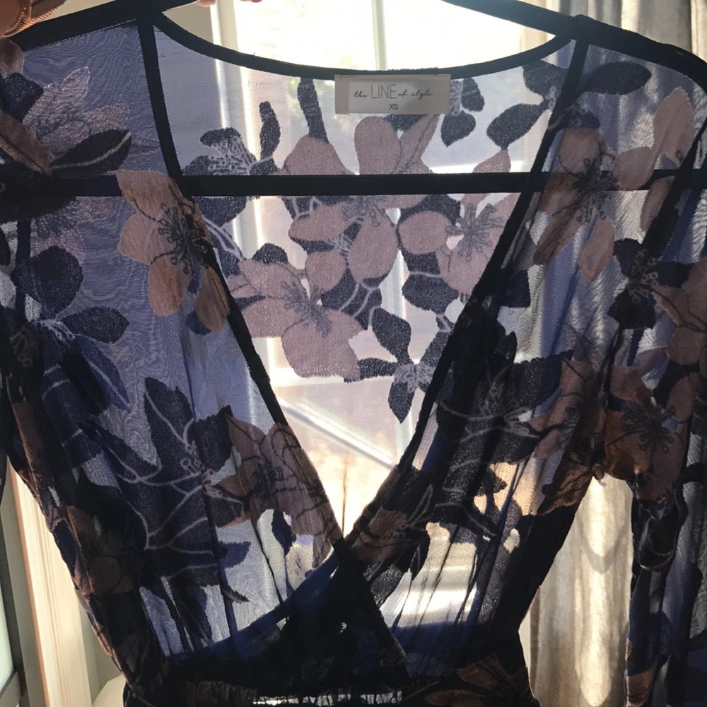 Long navy blue and velvet rose pattern dress - Picture 6 of 7